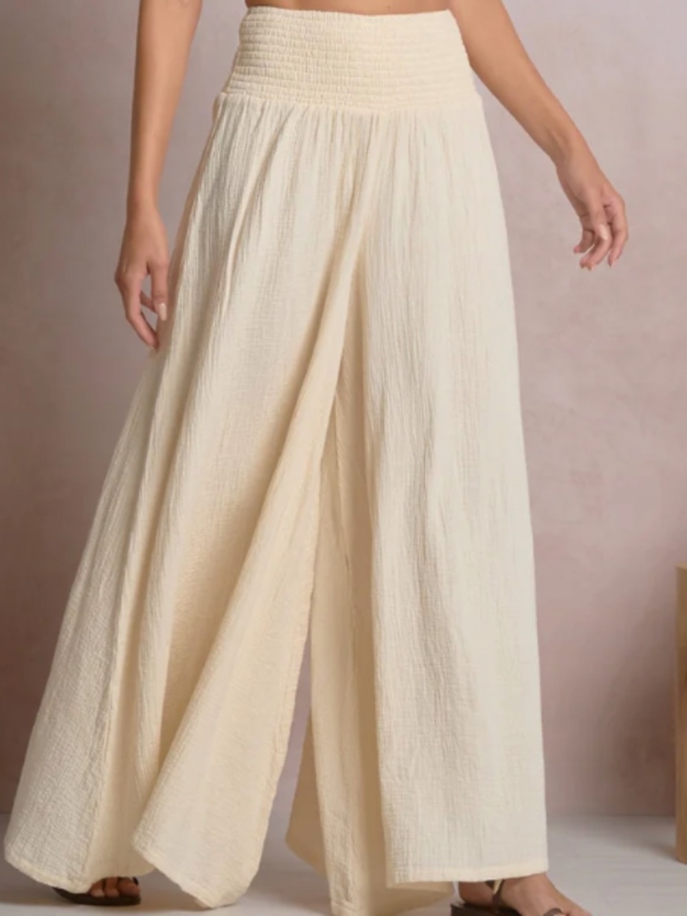 elan. Dara Pant Size M.  Cream colored